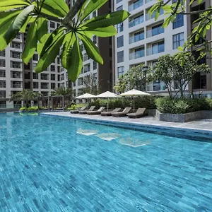 Emerald Millennium Free Pool Apartment